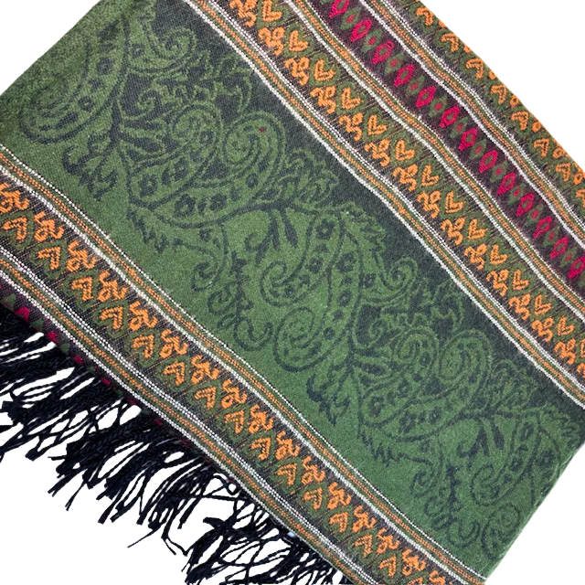Shawls, throws , Gloves Skyira