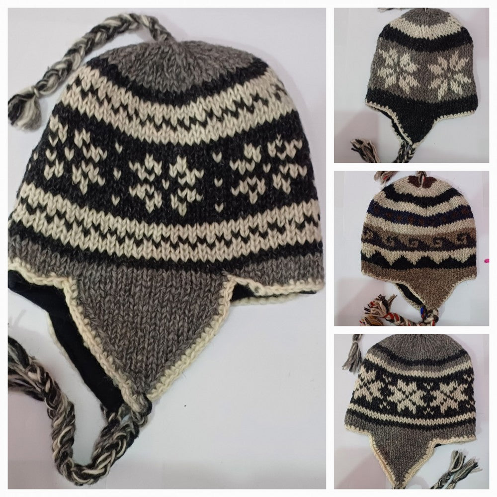 Scarves/woollen hats.- Rawat